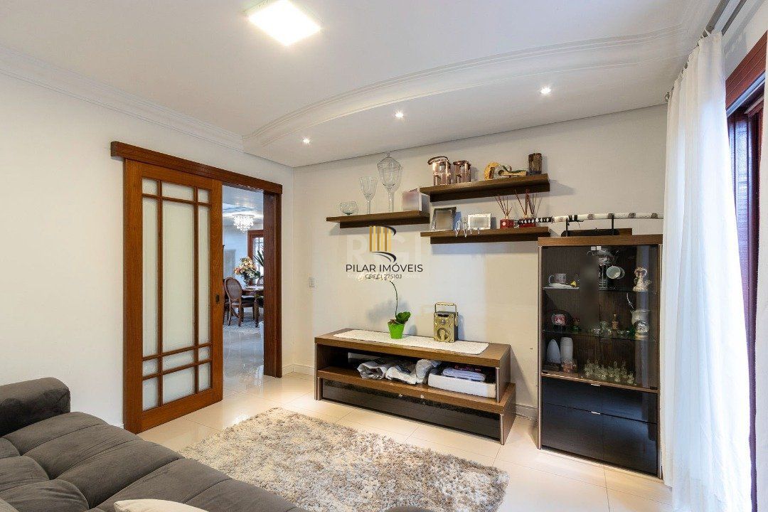 Casa para Venda - 293.76m², 3 dormitórios, sendo 1 suites, 6 vagas - Guarujá
