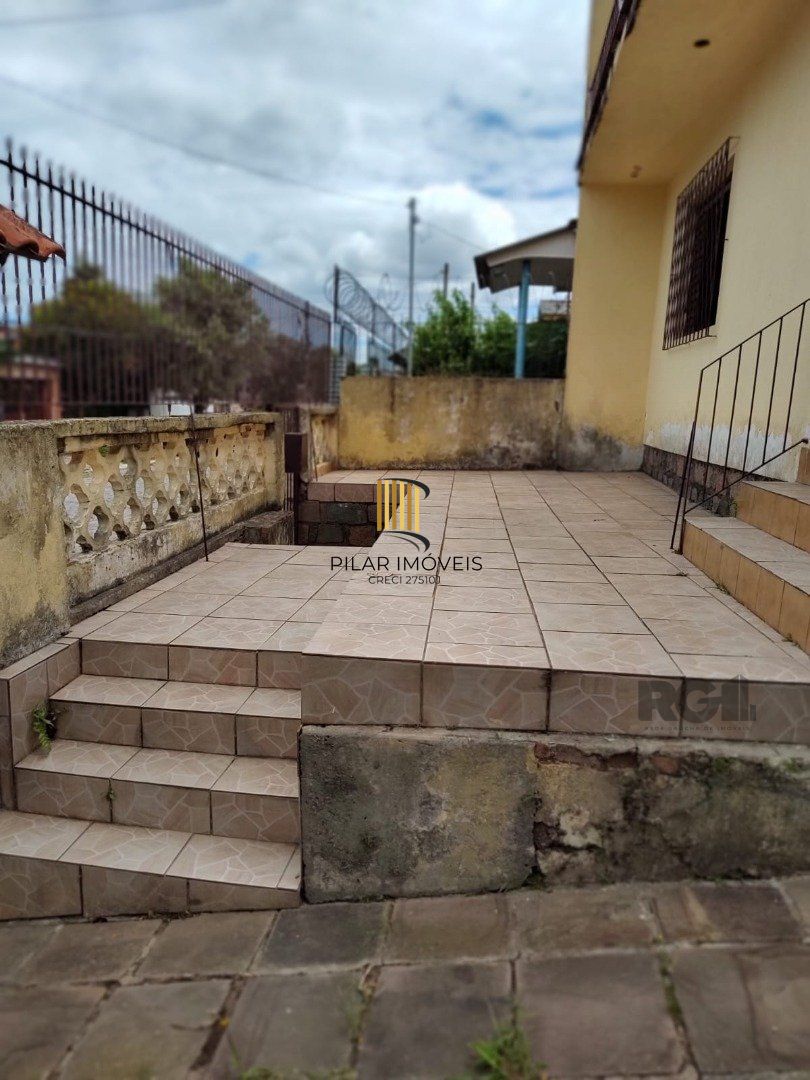 Casa para Venda - 247.37m², 4 dormitórios, 4 vagas - Partenon