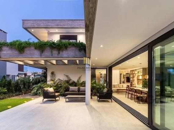 Casa 5 dormitórios no bairro Atlântida
