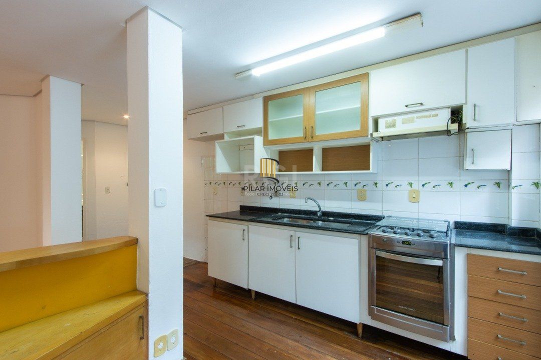 Sobrado com 300m² à venda, 3 quartos, 1 suite, 2 vagas - Bairro Espírito Santo