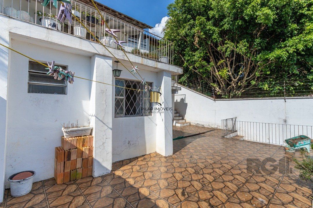 Casa com 3 Quartos à Venda, 293 m² por R$ 650.000