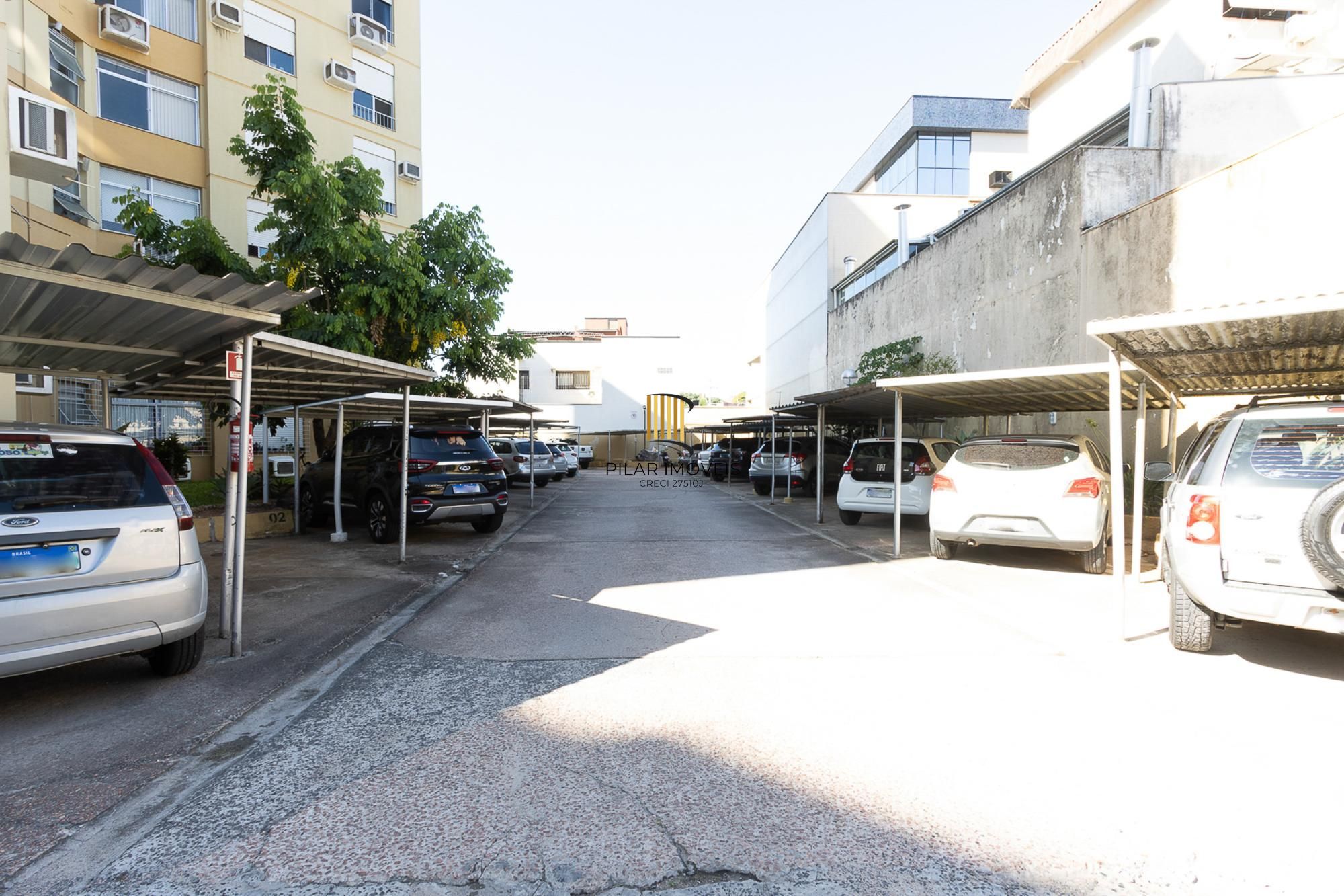 APARTAMENTO 2 DORMITÓRIOS, REFORMADO - BAIRRO TRISTEZA