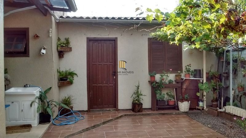 Casa para Venda - 200m², 3 dormitórios, 2 vagas - Centro