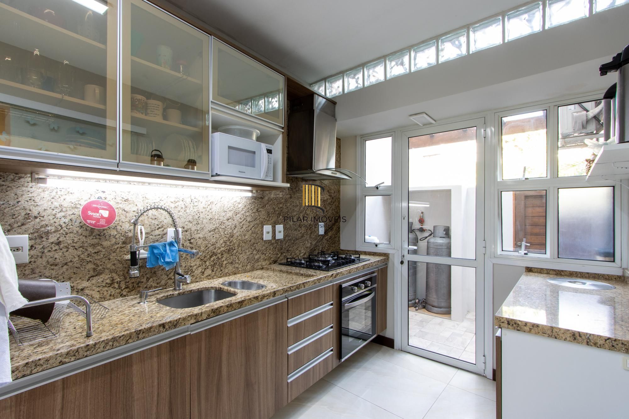 Casa 4 dormitórios com elevador