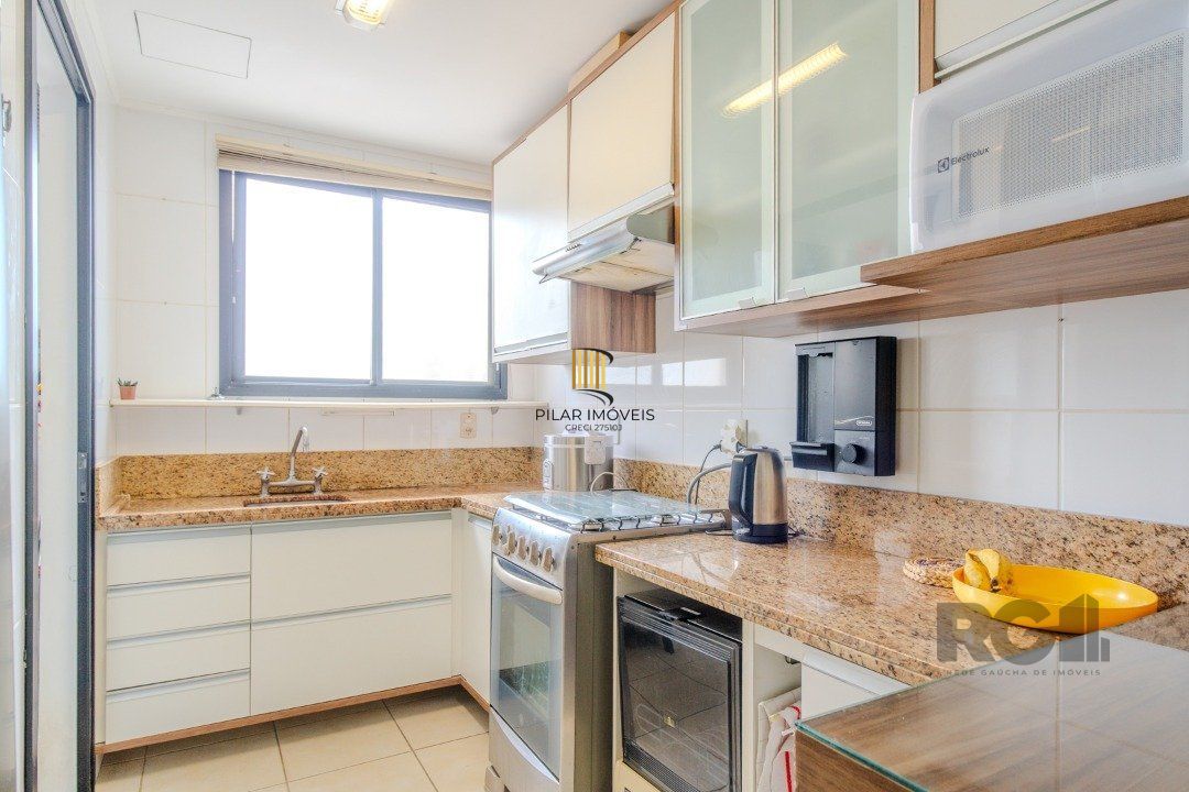 Cobertura Horizontal,  3 quartos, 1 suite, piscina, condominio com infra, 2 vagas - Bairro Tristeza