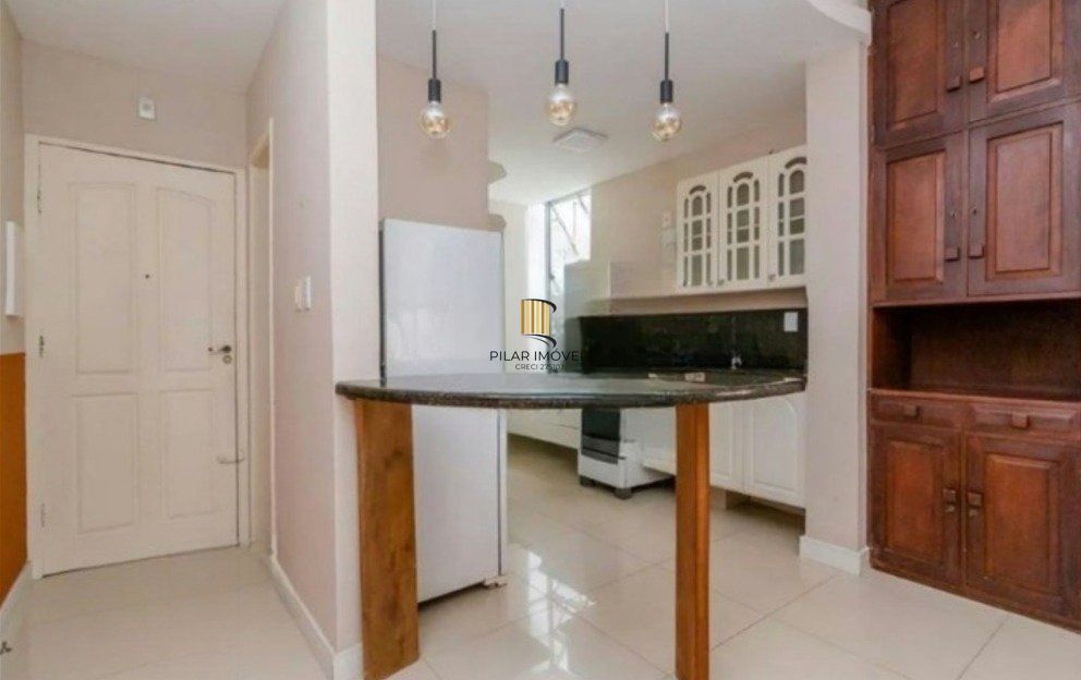 Apartamento mobiliado de 2 dormitórios ao lado da Redenção