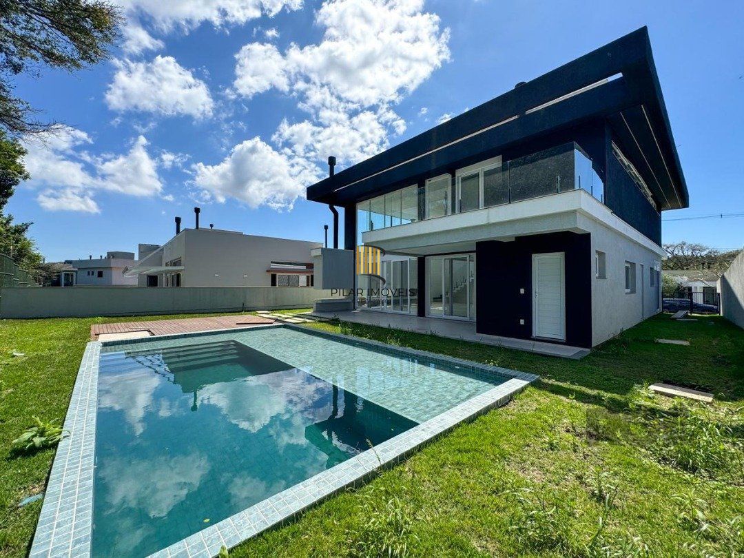 Casa Condominio para Venda - 300m², 4 dormitórios, sendo 4 suites, 2 vagas - Alphaville