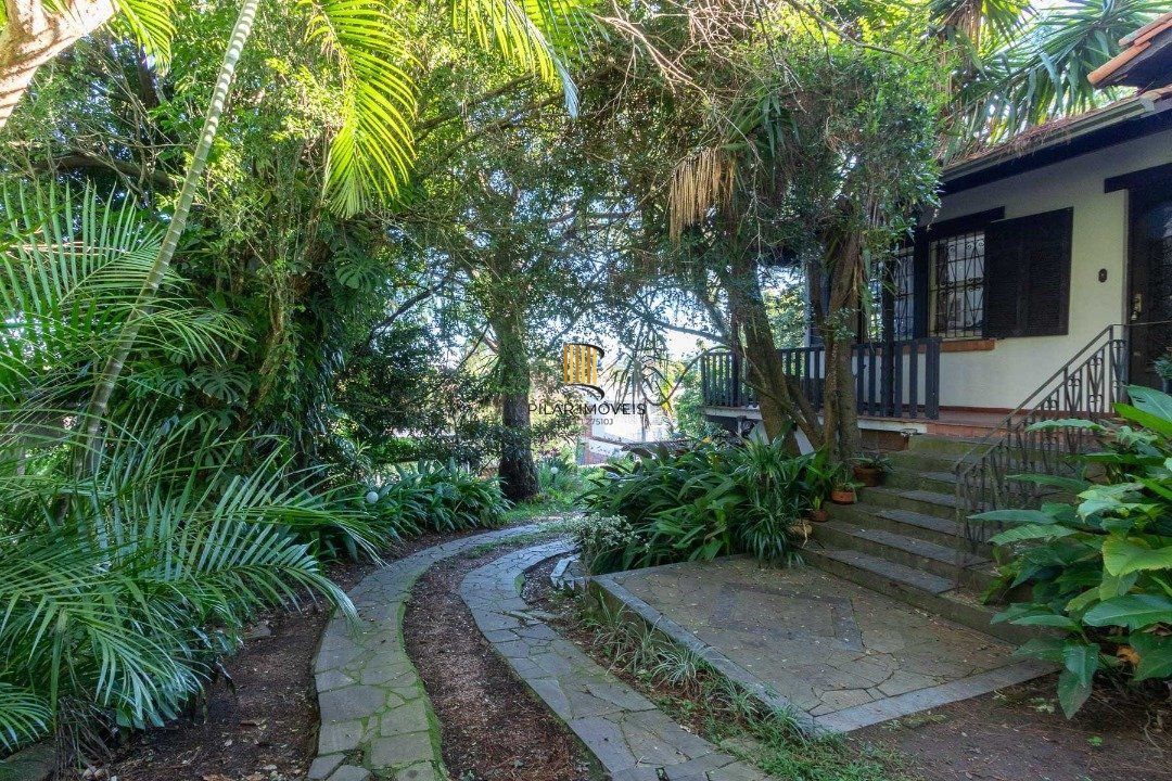 Casa para Venda - 192m², 4 dormitórios, sendo 3 suites, 4 vagas - Tristeza