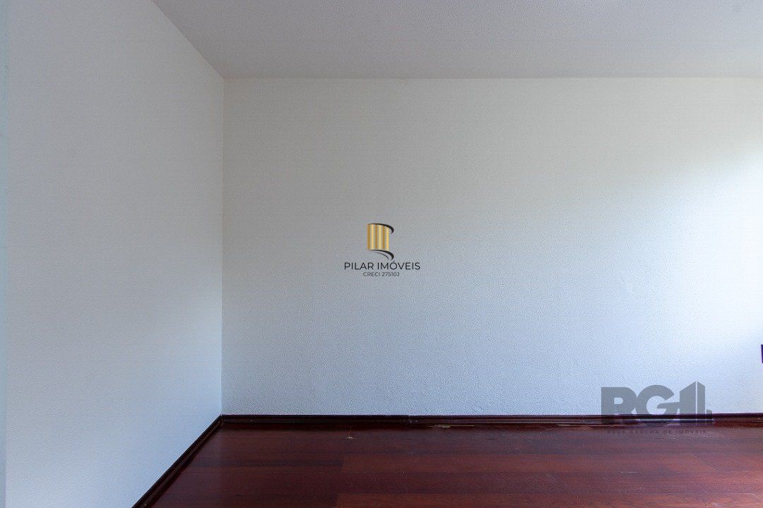 Excelente apartamento no bairro Cristal com 1 dormitório, living, banheiro e cozinha.