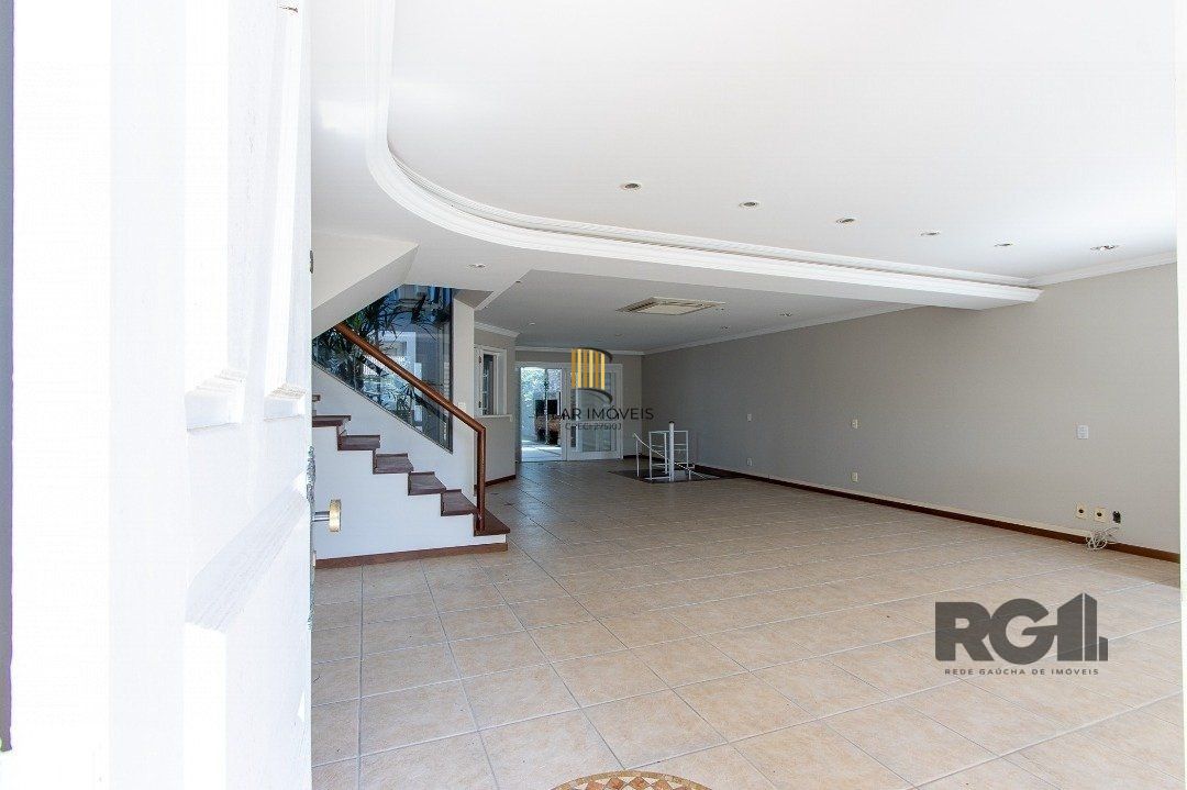 BELO SOBRADO, 3 QUARTOS, 1 SUITE, PISCINA, 320m² PRIVATIVOS - TRISTEZA