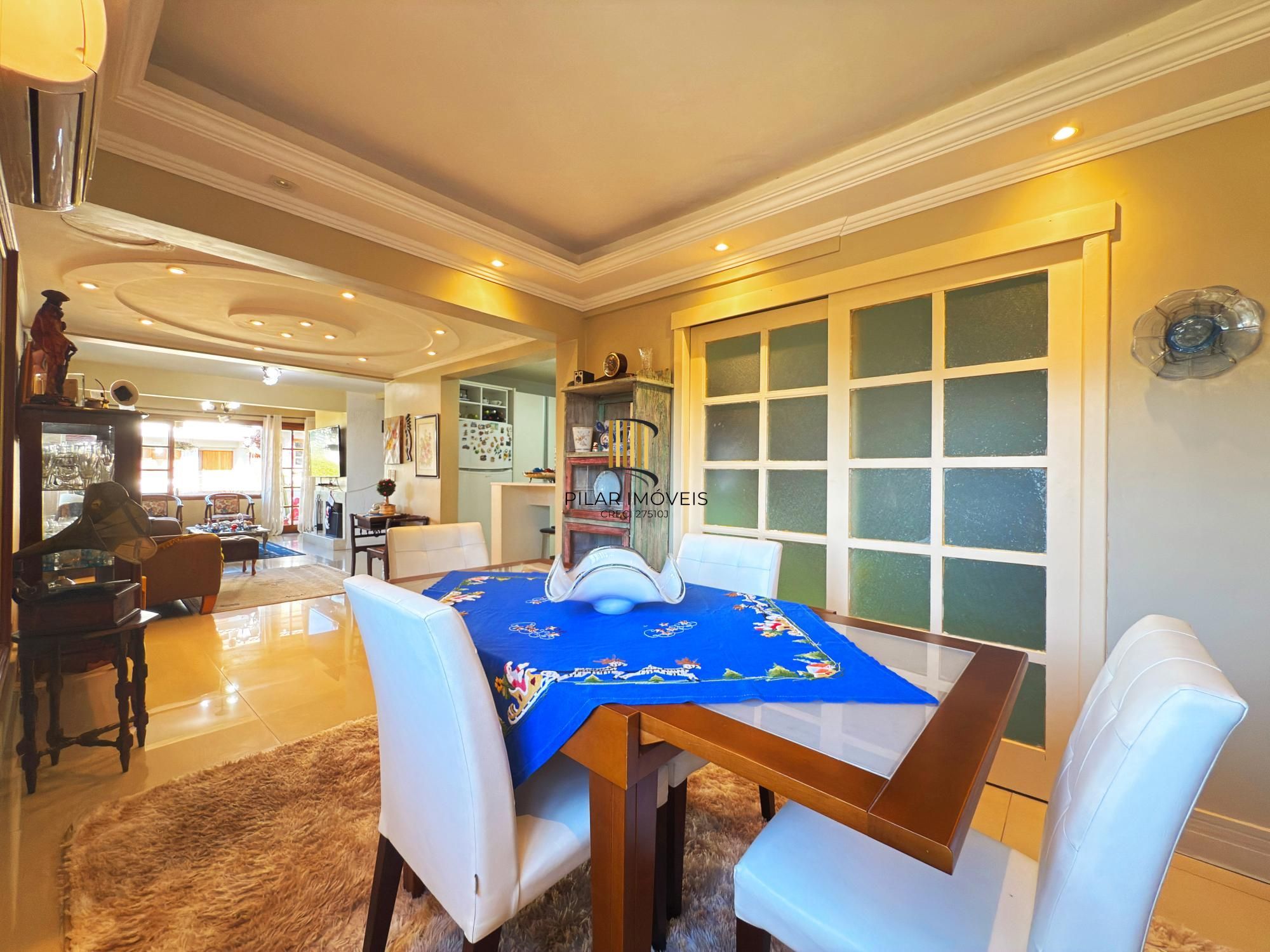 Casa em condomínio bairro Tristeza, com 185m² privativos.