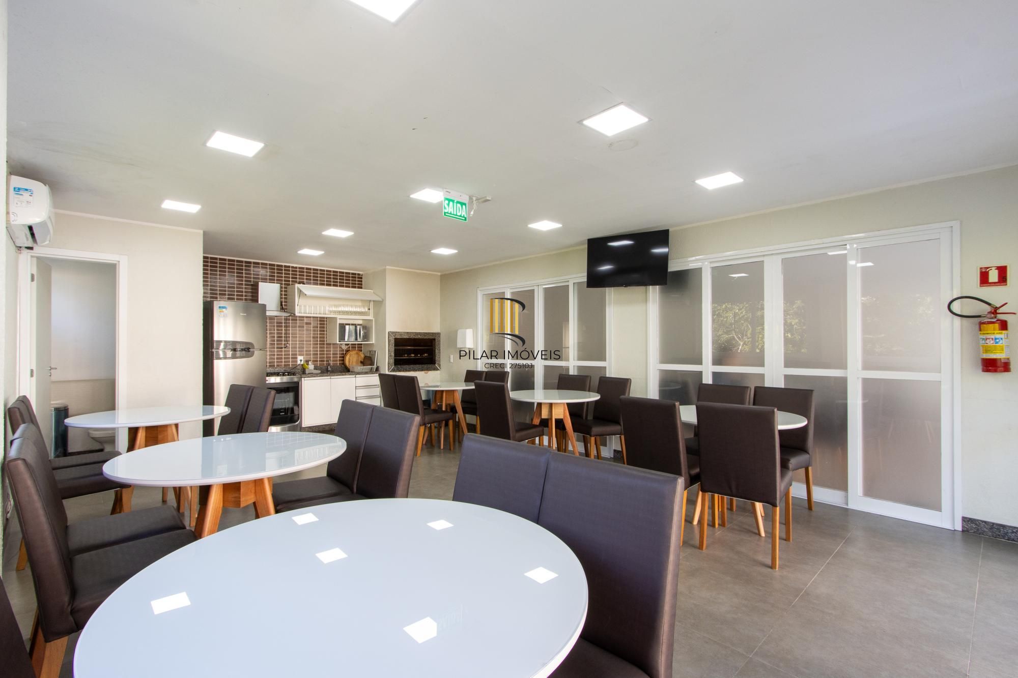 Apartamento  com  2 dormitórios, cozinha americana, Banheiro social, gás central, 1 vaga