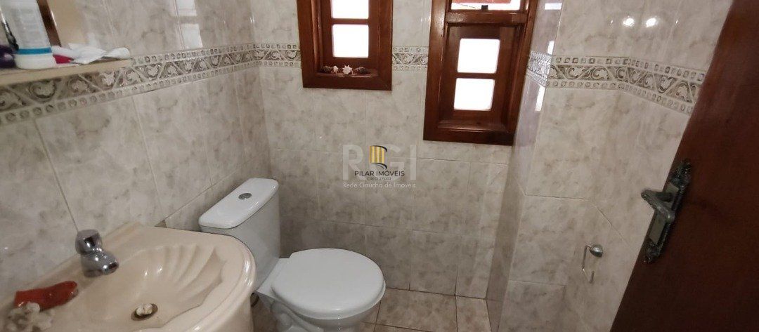 Casa para Venda - 180m², 4 dormitórios, sendo 1 suites, 3 vagas - Campo Novo