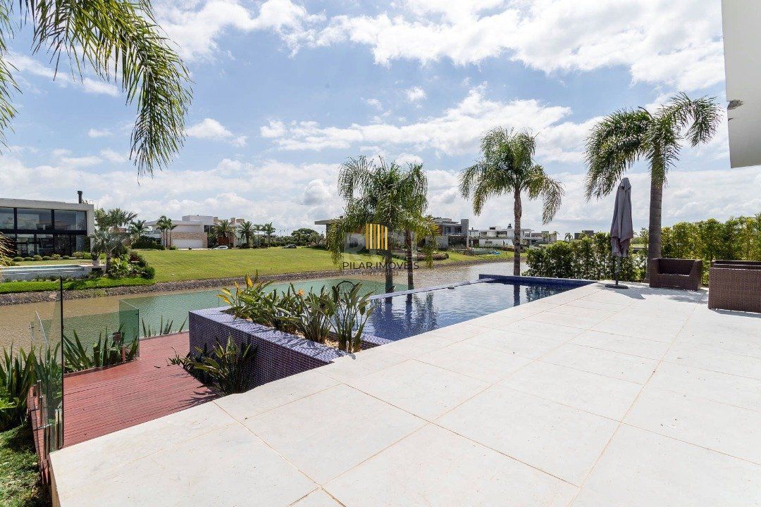 Casa Condominio para Venda - 519m², 4 dormitórios, sendo 4 suites, 2 vagas - Sans Souci
