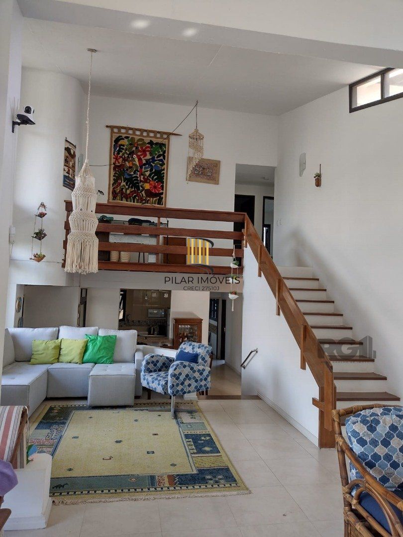 Casa 4 dormitórios no bairro Atlântida