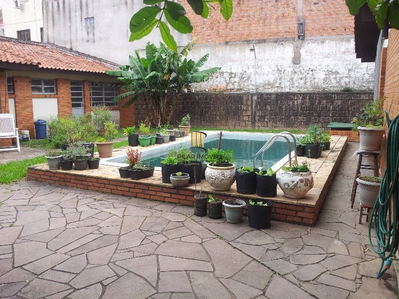 Casa para Venda - 400m², 3 dormitórios, sendo 1 suites, 2 vagas - Cristal
