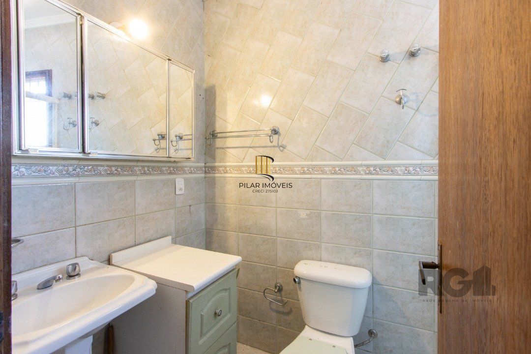 Casa 5 dormitórios no bairro Nonoai