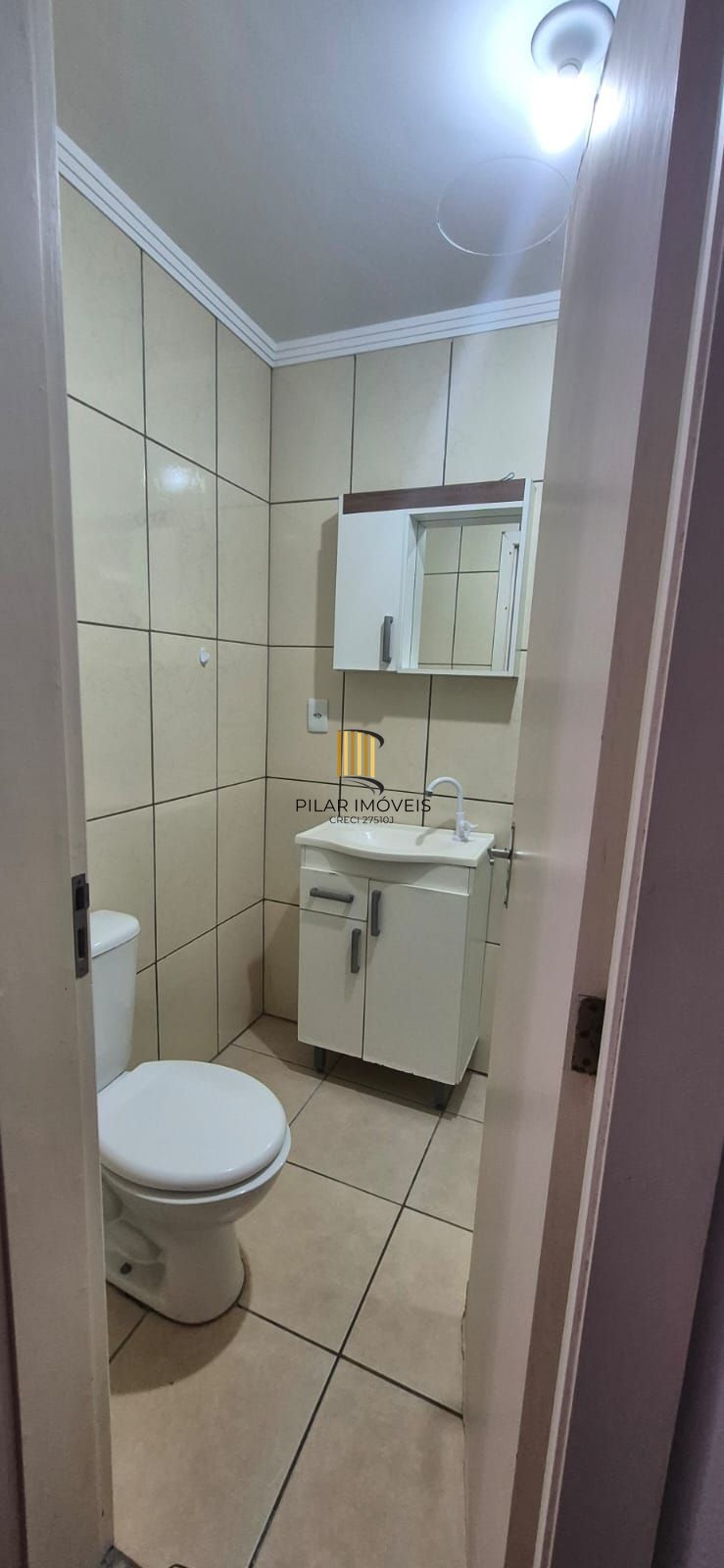Apartamento de 3 dormitórios, 1 suíte e 1 vaga de garagem no bairro Pedra Redonda.