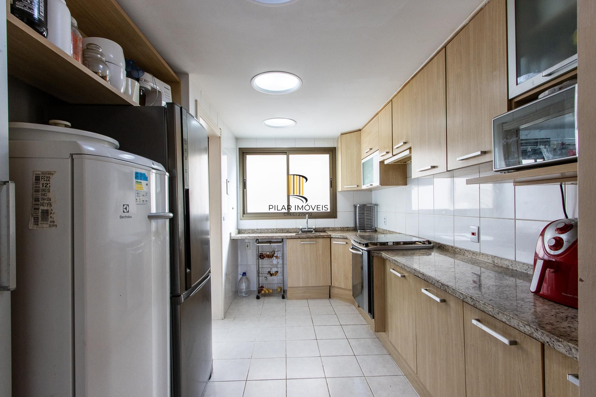 Apartamento 3 quartos, 139,64m² privativos, 2 vagas - Bairro Menino Deus