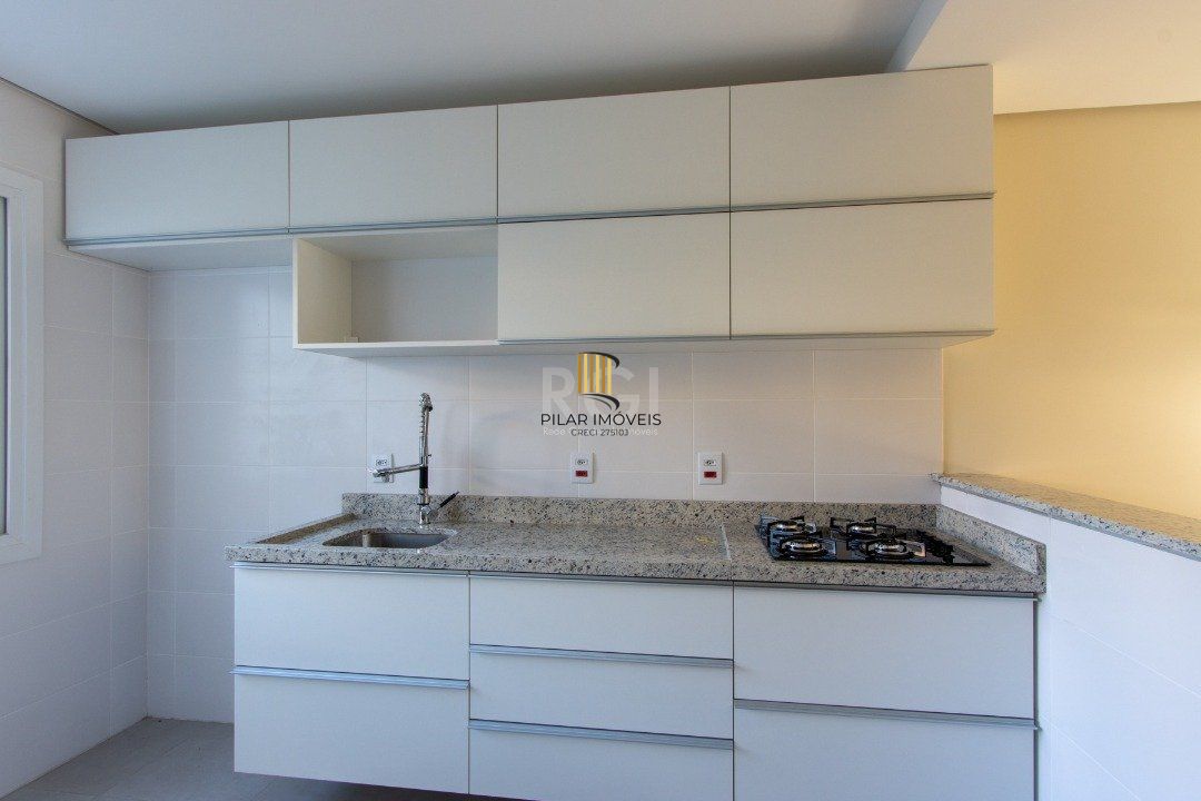 Casa 3 dormitórios no bairro Hípica