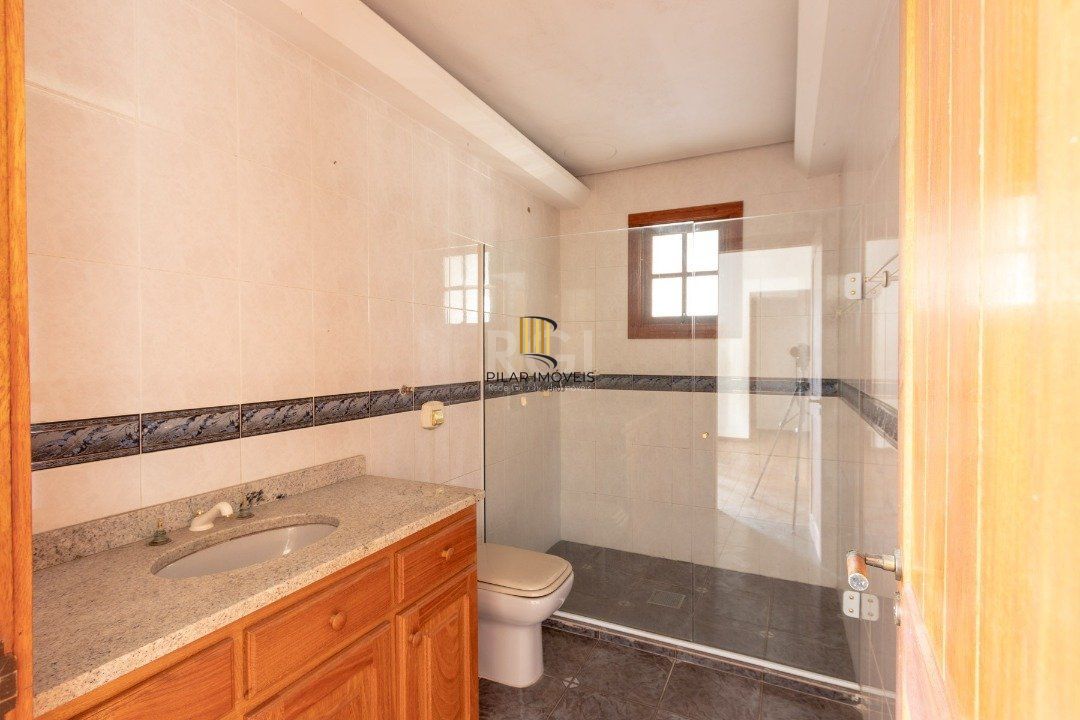 Casa para Venda - 460m², 4 dormitórios, sendo 1 suites, 4 vagas - Cristal