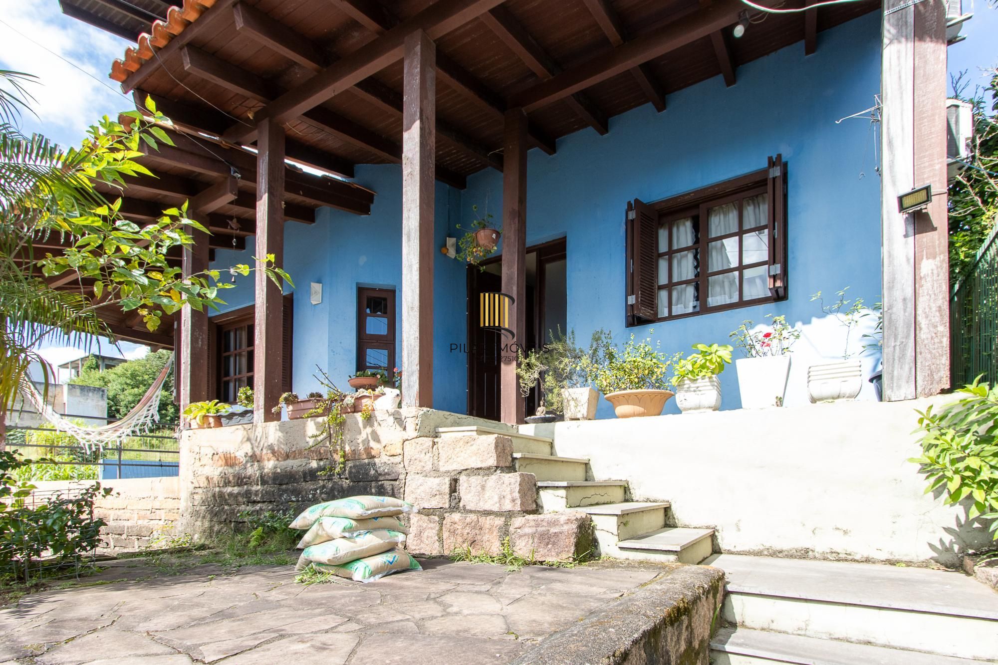 Casa 4 dormitórios no bairro Vila Nova