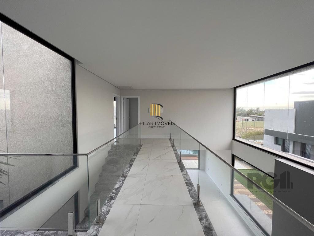 Casa de Condomínio 5 dormitórios no bairro Marina