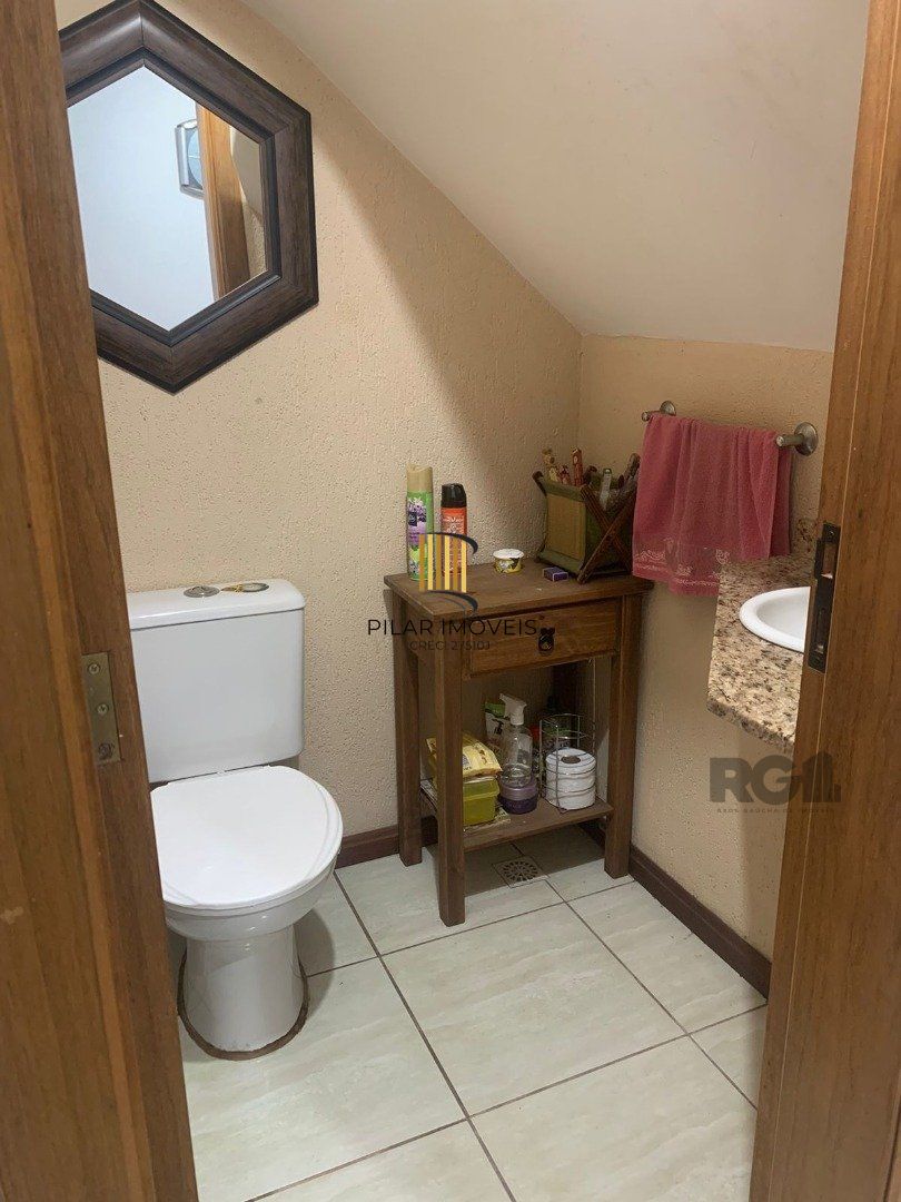 Casa 3 dormitórios no bairro Hípica