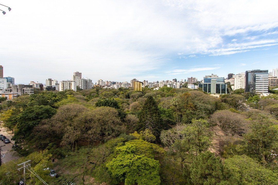Com uma área generosa de 81,19 metros quadrados,