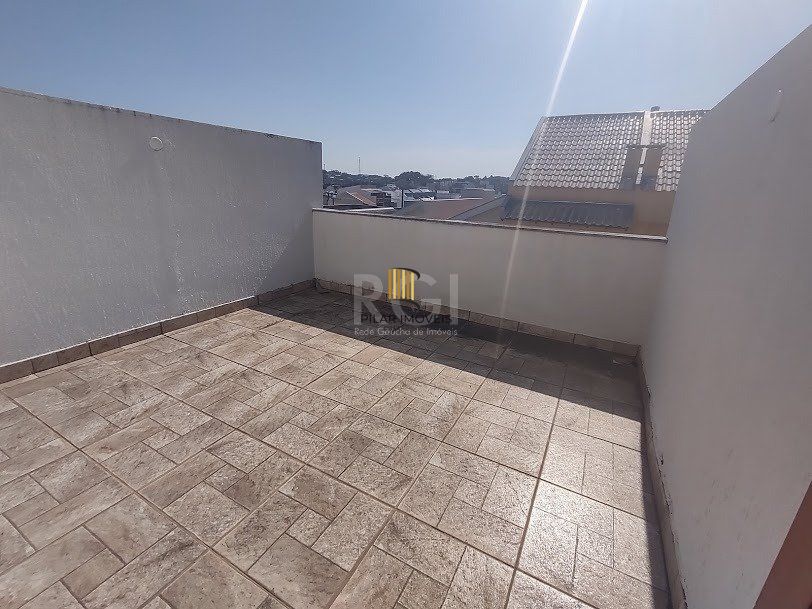 Casa 2 dormitórios no bairro Guarujá