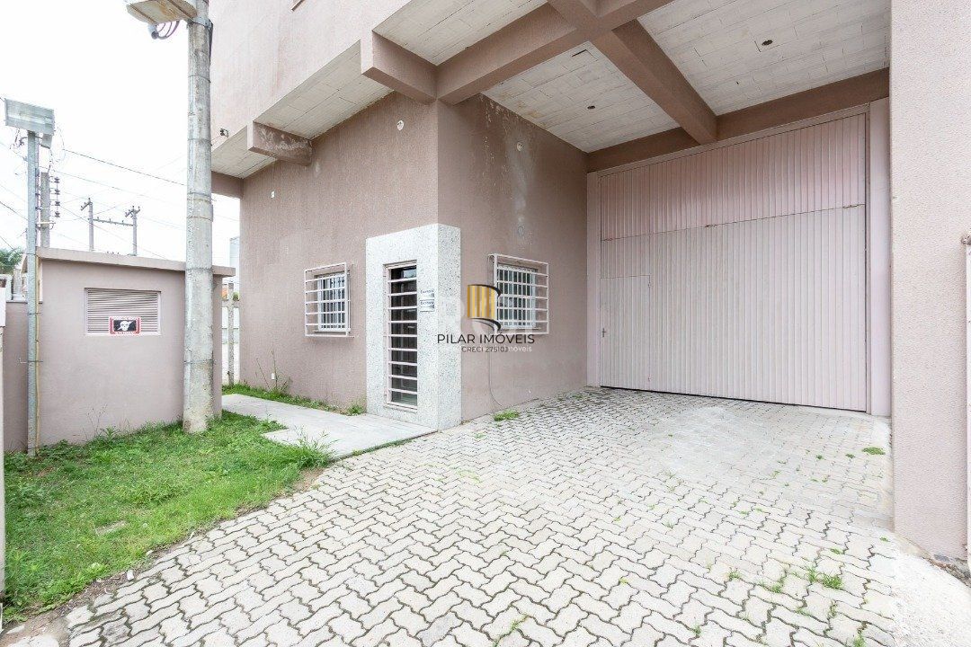 Pavilhão com área construída de cerca de 900m²