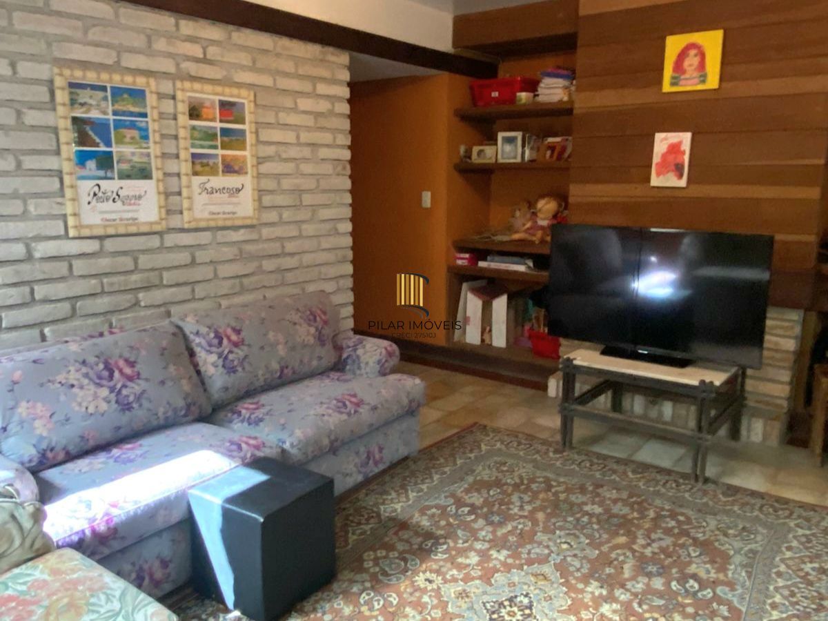 Casa com 7 dormitorios para venda Bairro Espírito Santo Porto Alegre, com 6 vagas.
