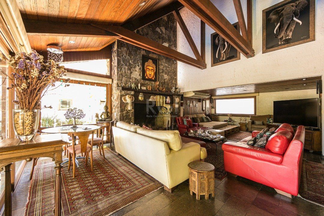 Casa para Venda - 370m², 5 dormitórios, sendo 2 suites, 7 vagas - Vila Assunção