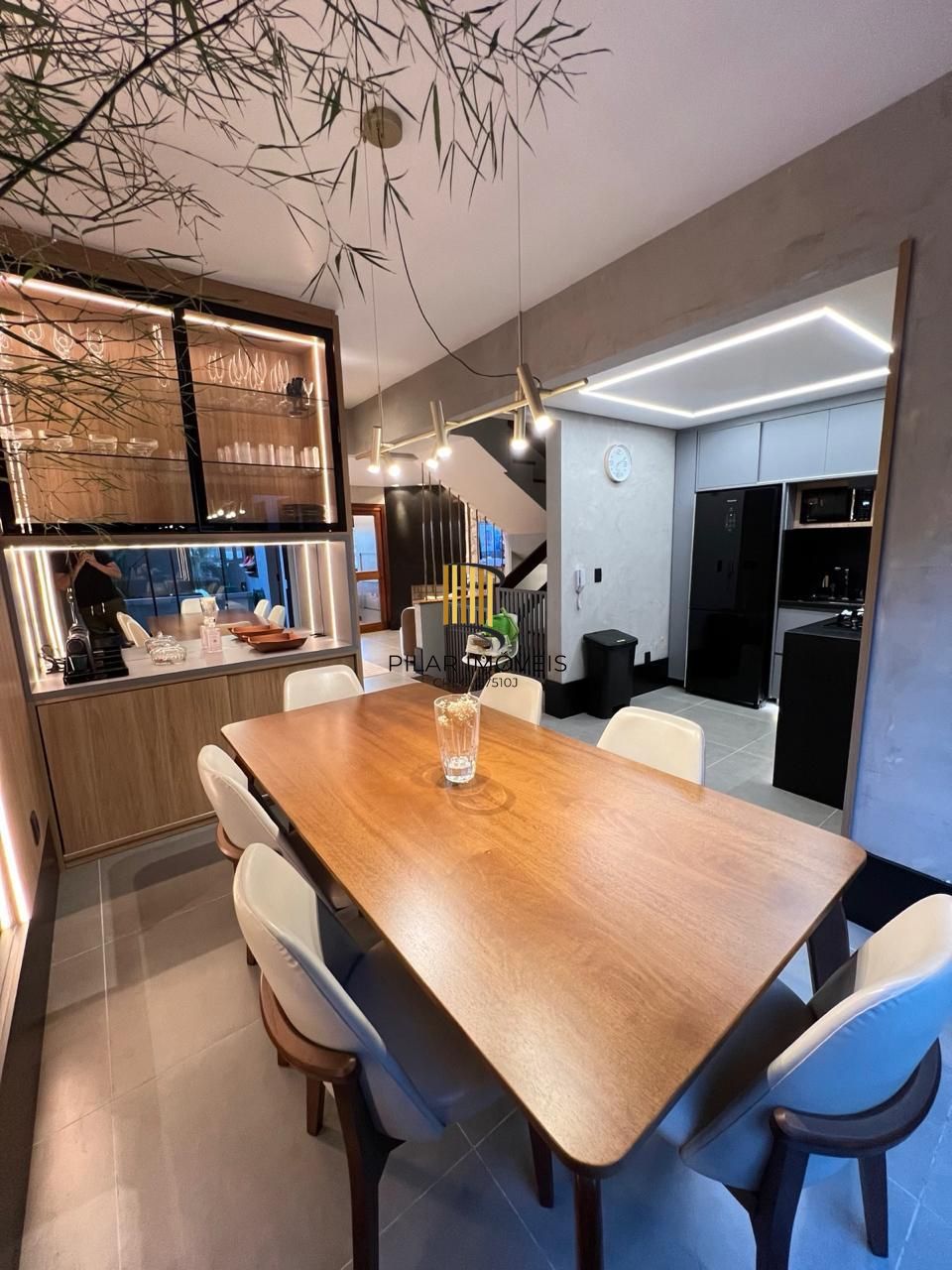 Casa em condomínio fechado para venda no bairro Jardim Isabel, com aproximadamente 204m² de área privativa,.