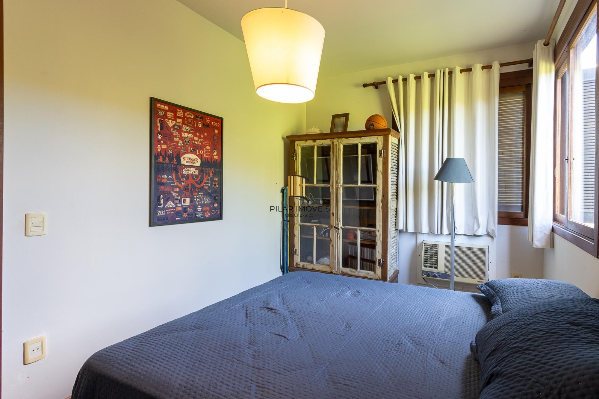 Casa em condomínio á venda com 6 dormitórios em Porto Alegre