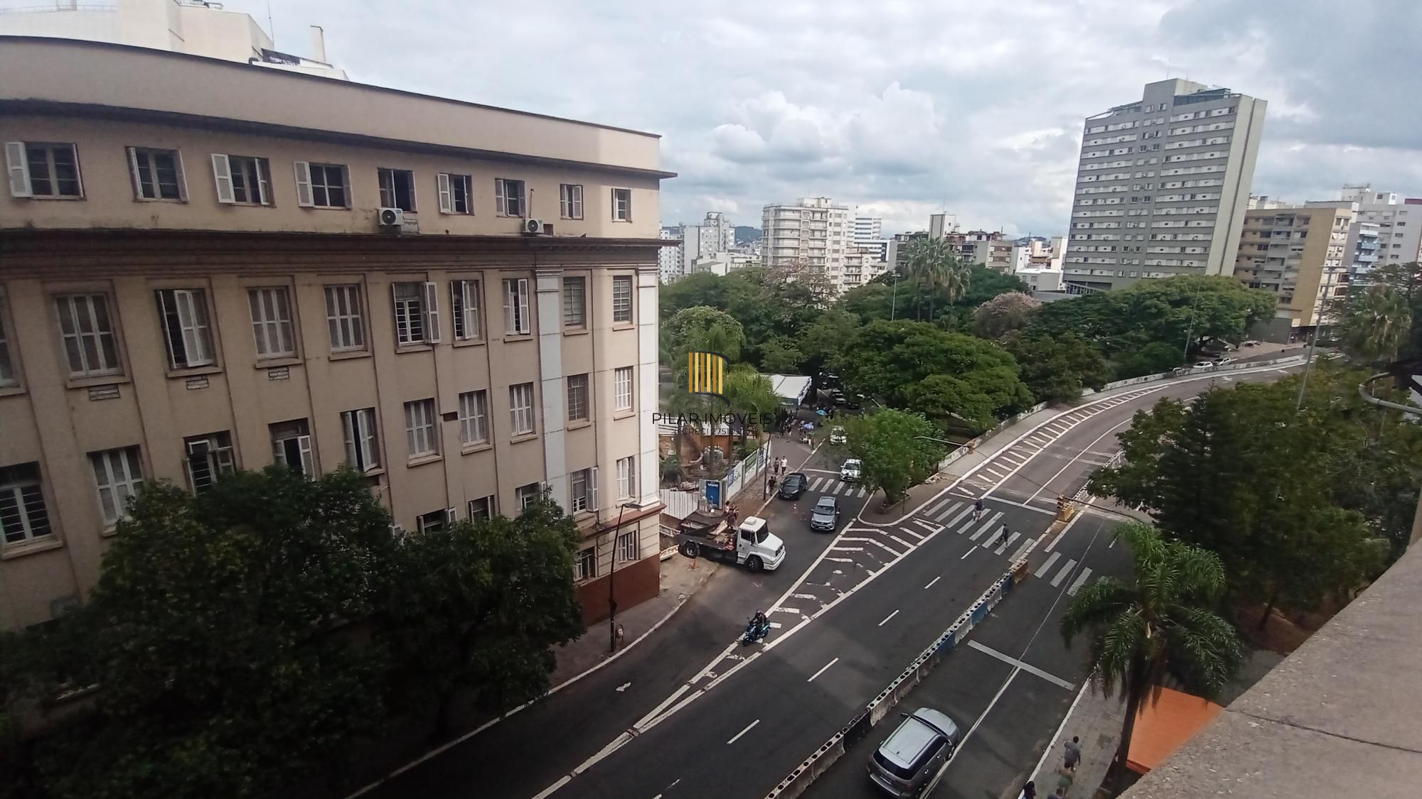 Imóvel comercial com 3 salas e recepção no Centro Histórico