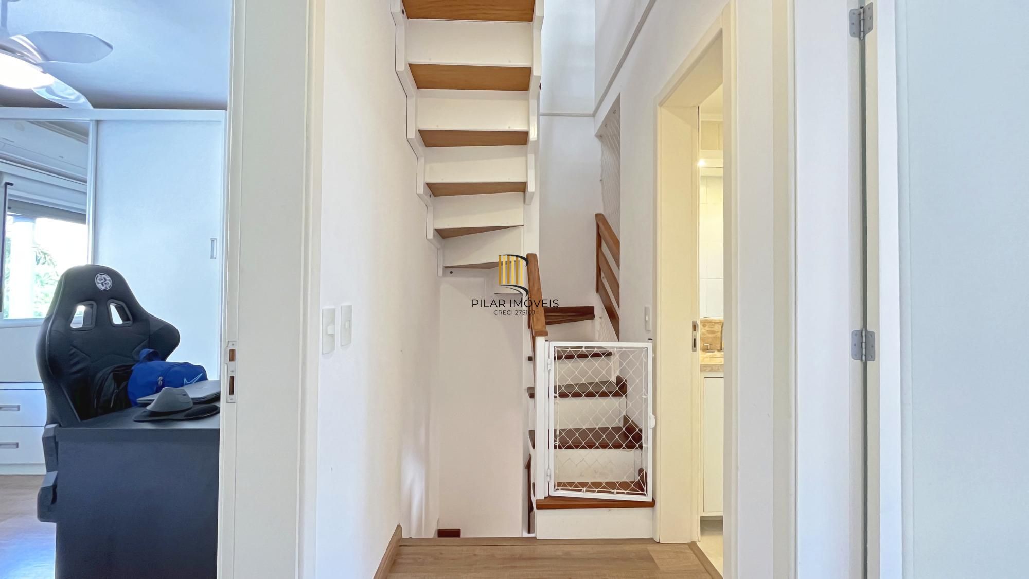 Casa em Condomínio com 3 quartos e 216m² à venda em Teresópolis, Porto Alegre.