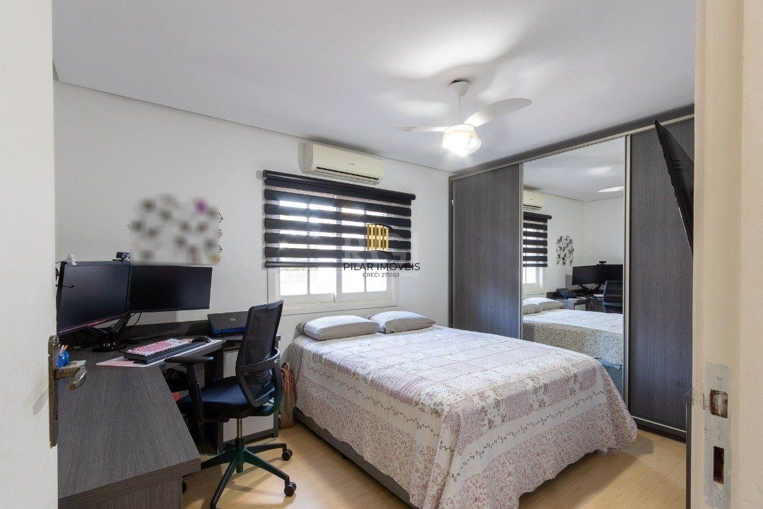 Casa Condominio para Venda - 300m², 4 dormitórios, sendo 2 suites, 2 vagas - Ipanema