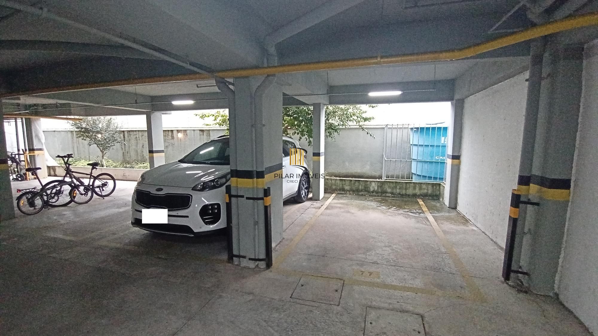 Apartamento com 3 dormitórios e 2 vagas, no bairro Ipanema