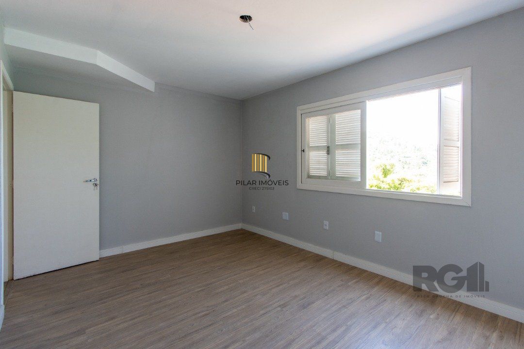 Sobrado novo,  4 quartos (1 suite), 440m² privativos - Bairro Guarujá