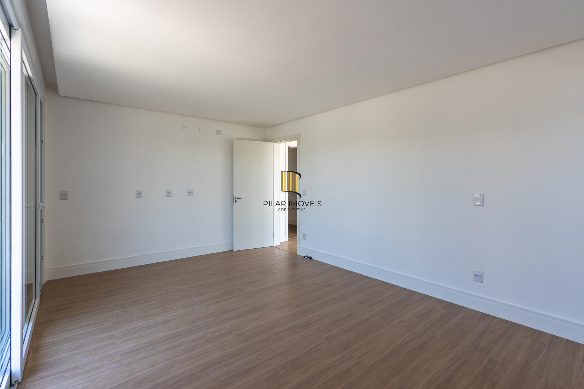 Casa Condominio para Venda - 300m², 4 dormitórios, sendo 4 suites, 2 vagas - Alphaville