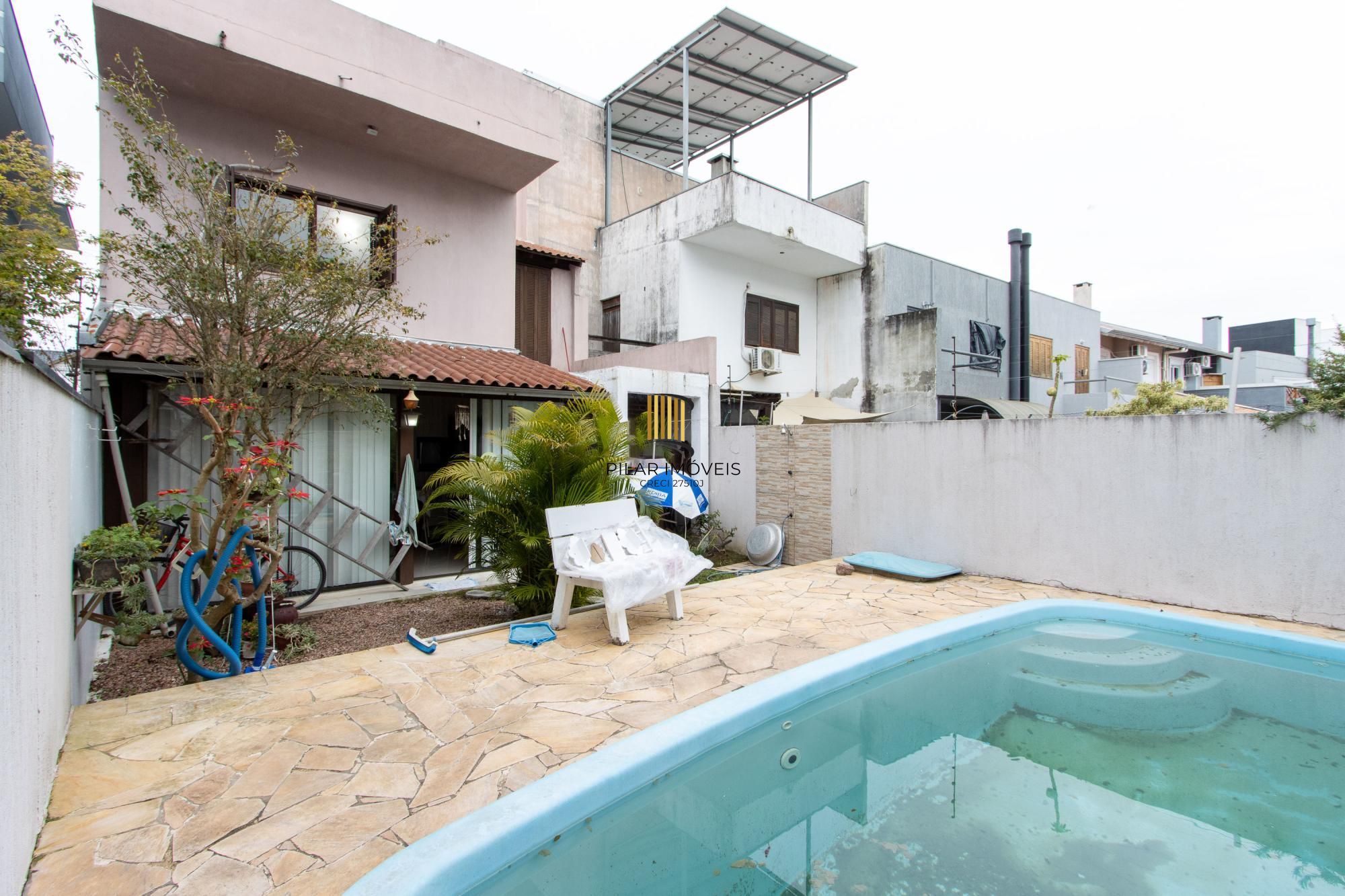 Sobrado no Lagos de Nova Ipanema com 149,54m², possui 03 dormitórios, sendo 1 suíte, garagem para 3 carros