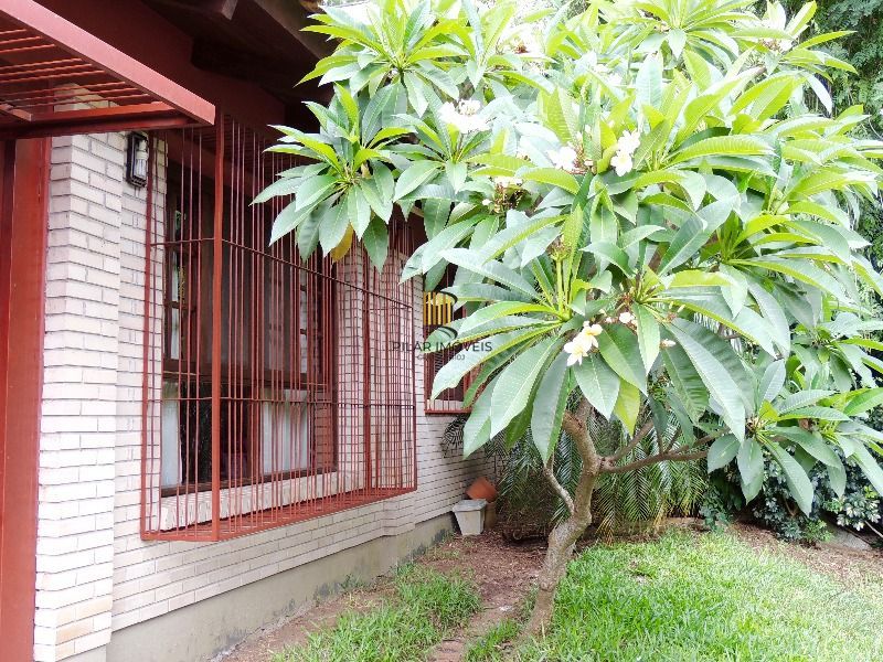 Casa para Venda com 3 dormitórios, sendo 2 suites e 3 vagas no bairro Belém Novo