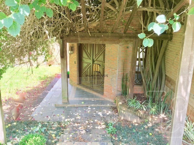 Casa para Venda - 570m², 3 dormitórios, sendo 1 suites, 2 vagas - Hípica
