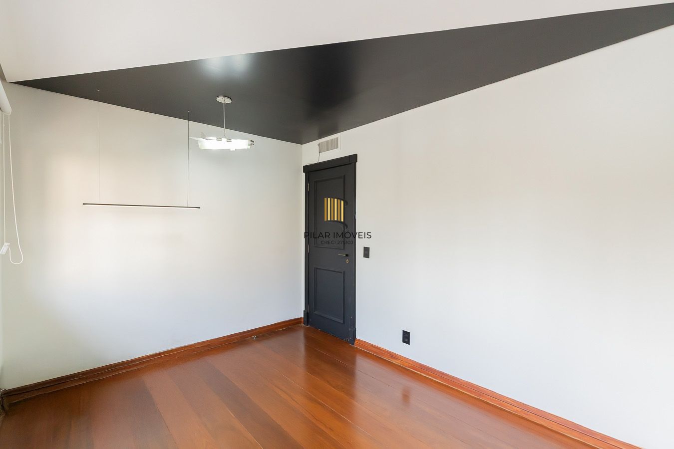 Apartamento 3 dormitórios, 3 vagas e 259 m² no bairro Auxiliadora.