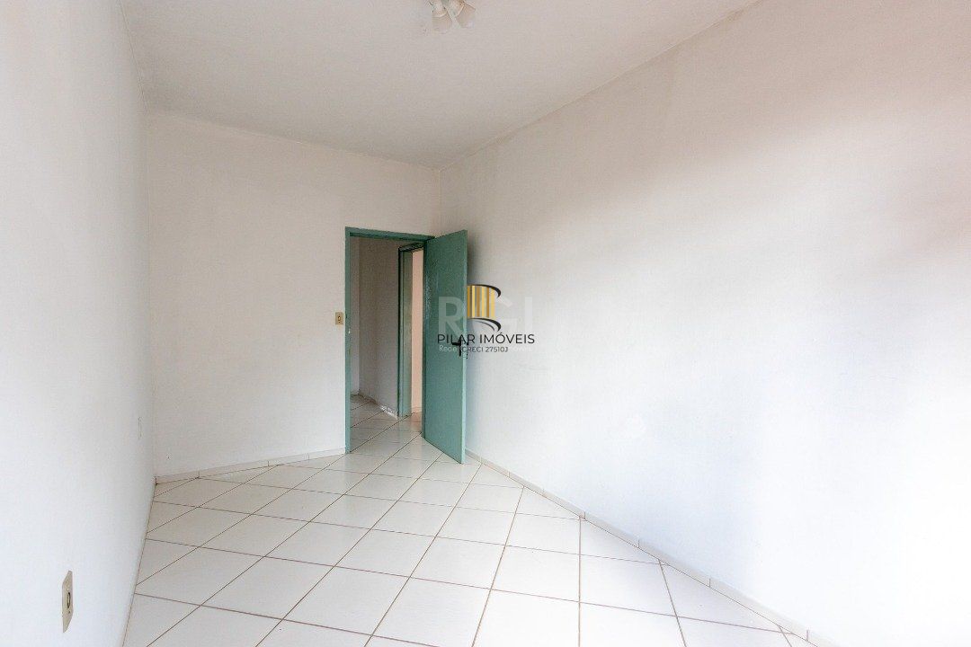 Casa para Venda - 220m², 3 dormitórios, sendo 2 suites, 2 vagas - Coronel Aparício Borges