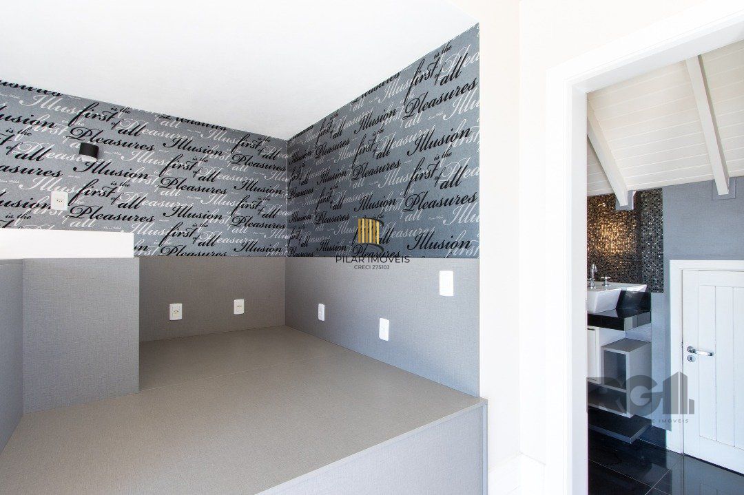 Casa Condominio para Venda - 384.33m², 3 dormitórios, sendo 1 suites, 3 vagas - Cristal