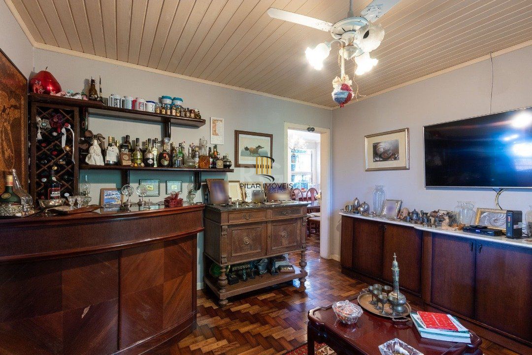 Casa para Venda - 192m², 4 dormitórios, sendo 3 suites, 4 vagas - Tristeza