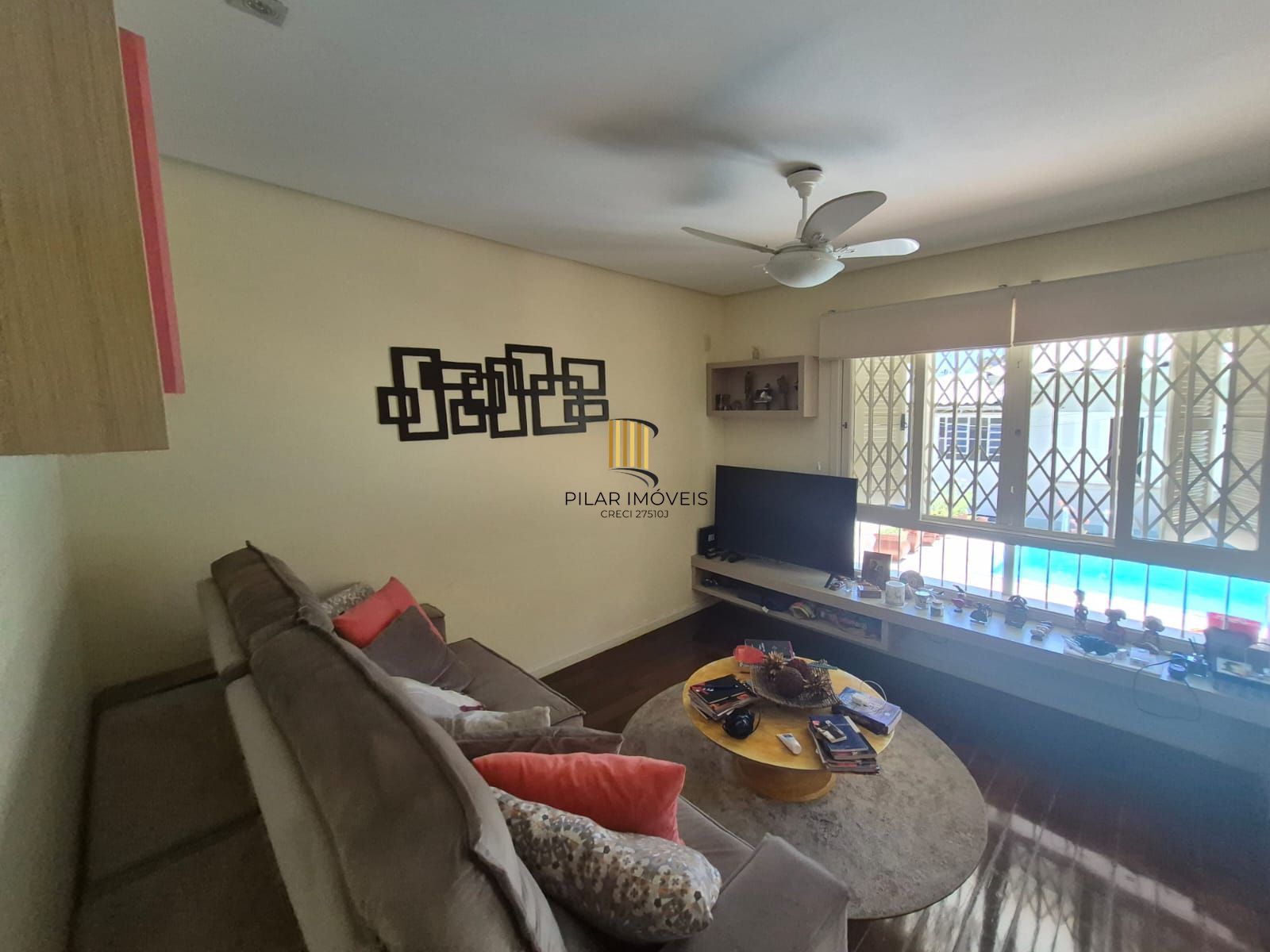 Casa 4 Dormitórios 1 suite 3 banheiros piscina e churasqueira