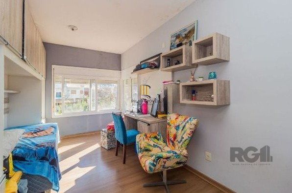 Possui 3 dormitórios sendo 1 ampla suíte com closet e sacada, living em conceito aberto,  cozinha integrada